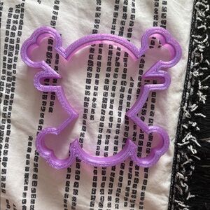 Skull and Crossbones Cookie Cutter one piece skull hat, 4 inch cookie cutter